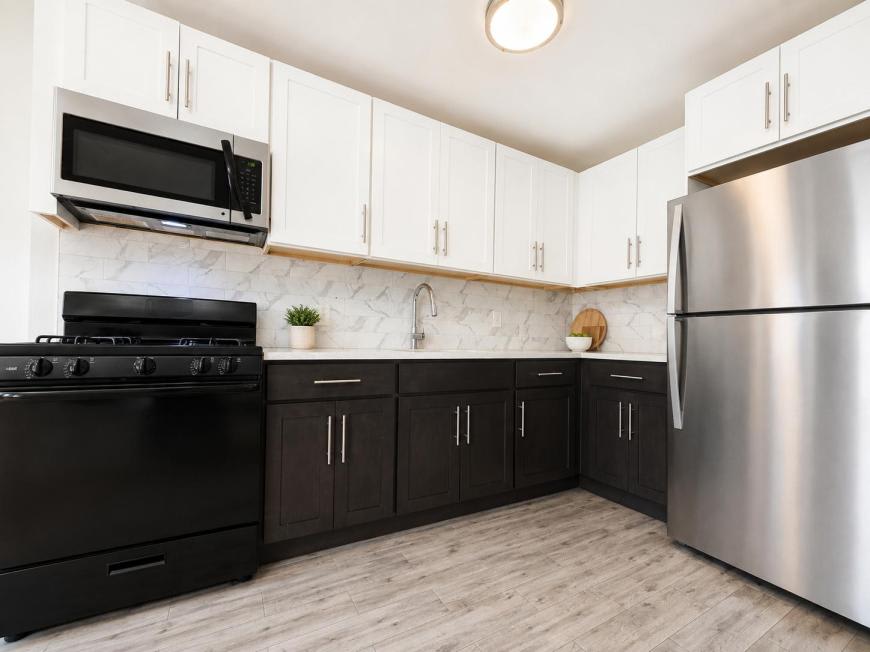 525-527 Riverdale Avenue – photo 3