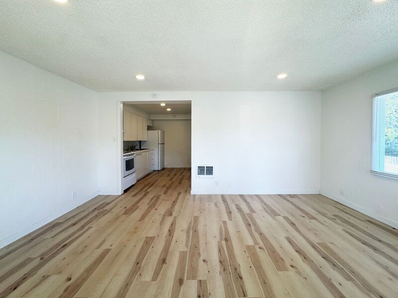 2210 West 19th Avenue – photo 4