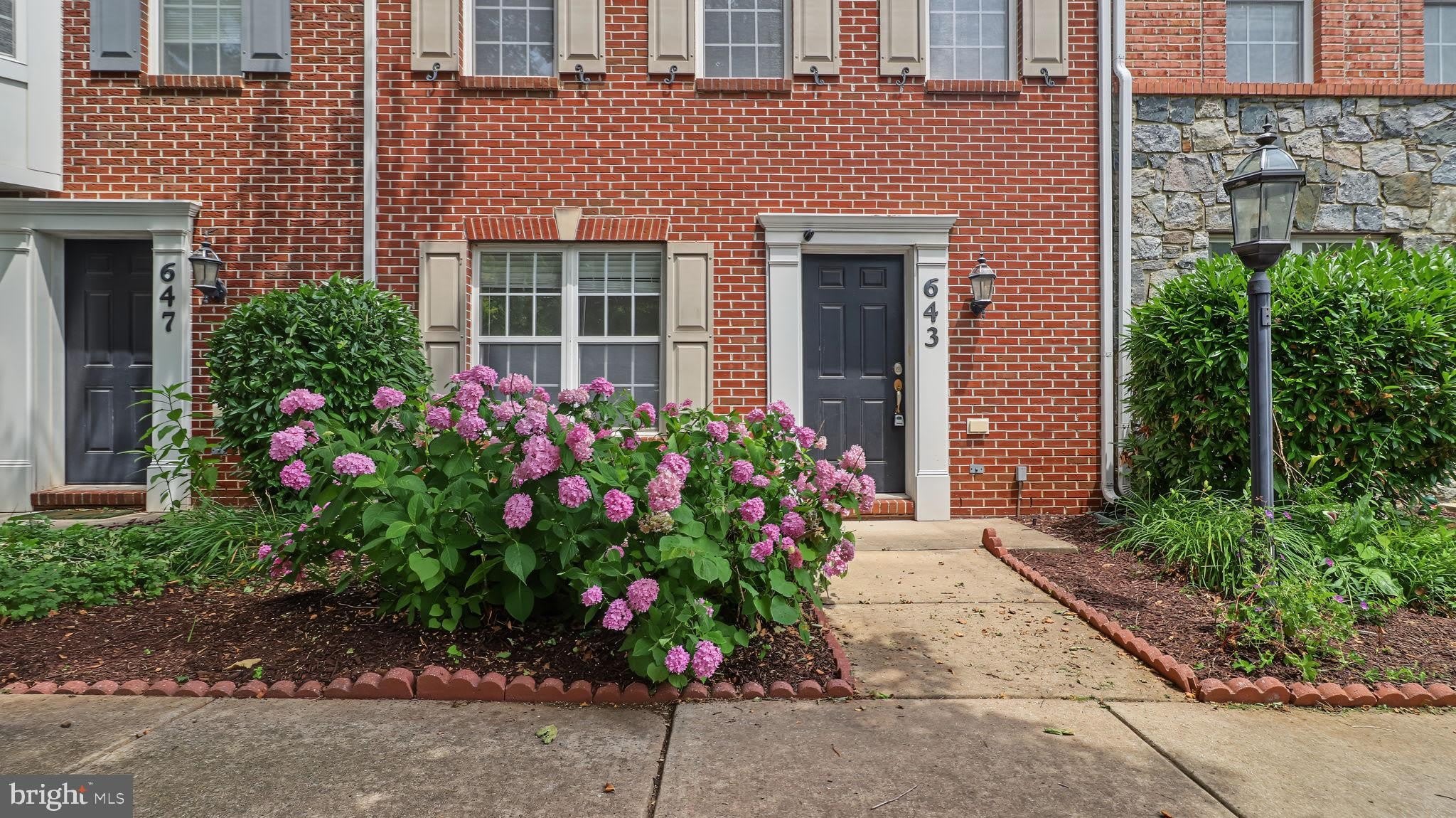 643 PULLMAN Place – photo 2