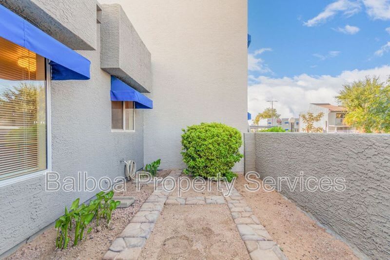 220 N 22Nd Pl – photo 5
