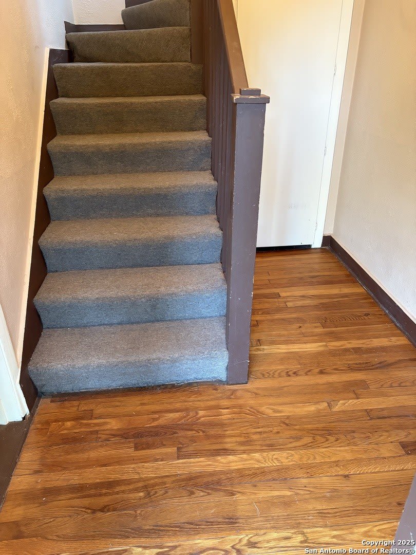 210 E Lullwood Ave – photo 5