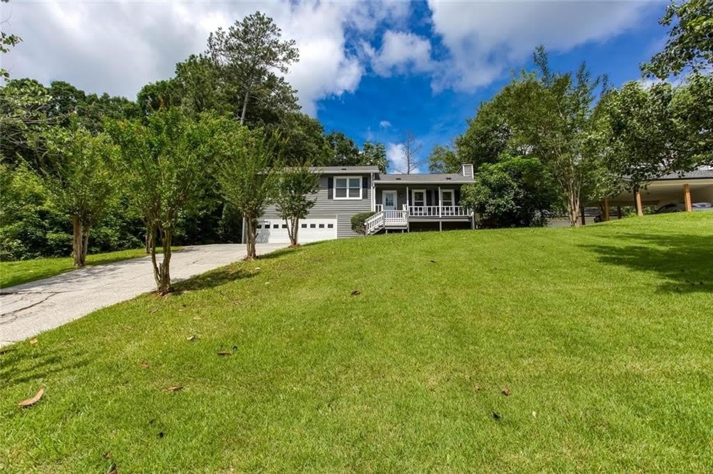 1093 Caprice Drive – photo 2
