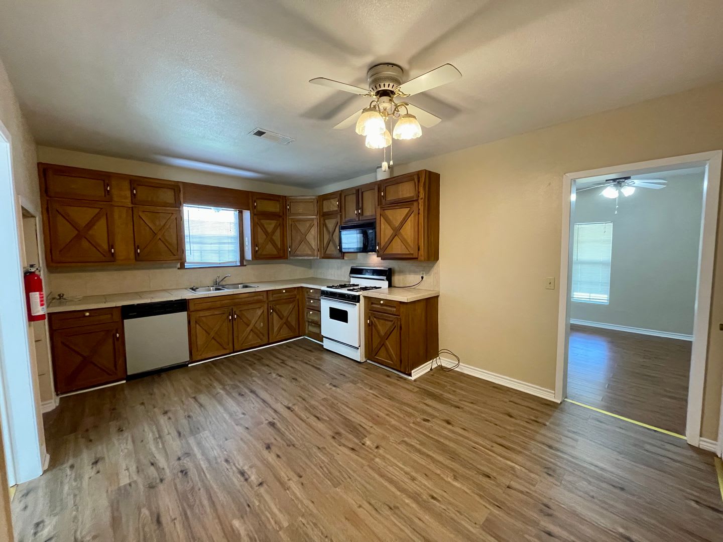 3309 Lay Avenue Groves, Texas 77619 – photo 2