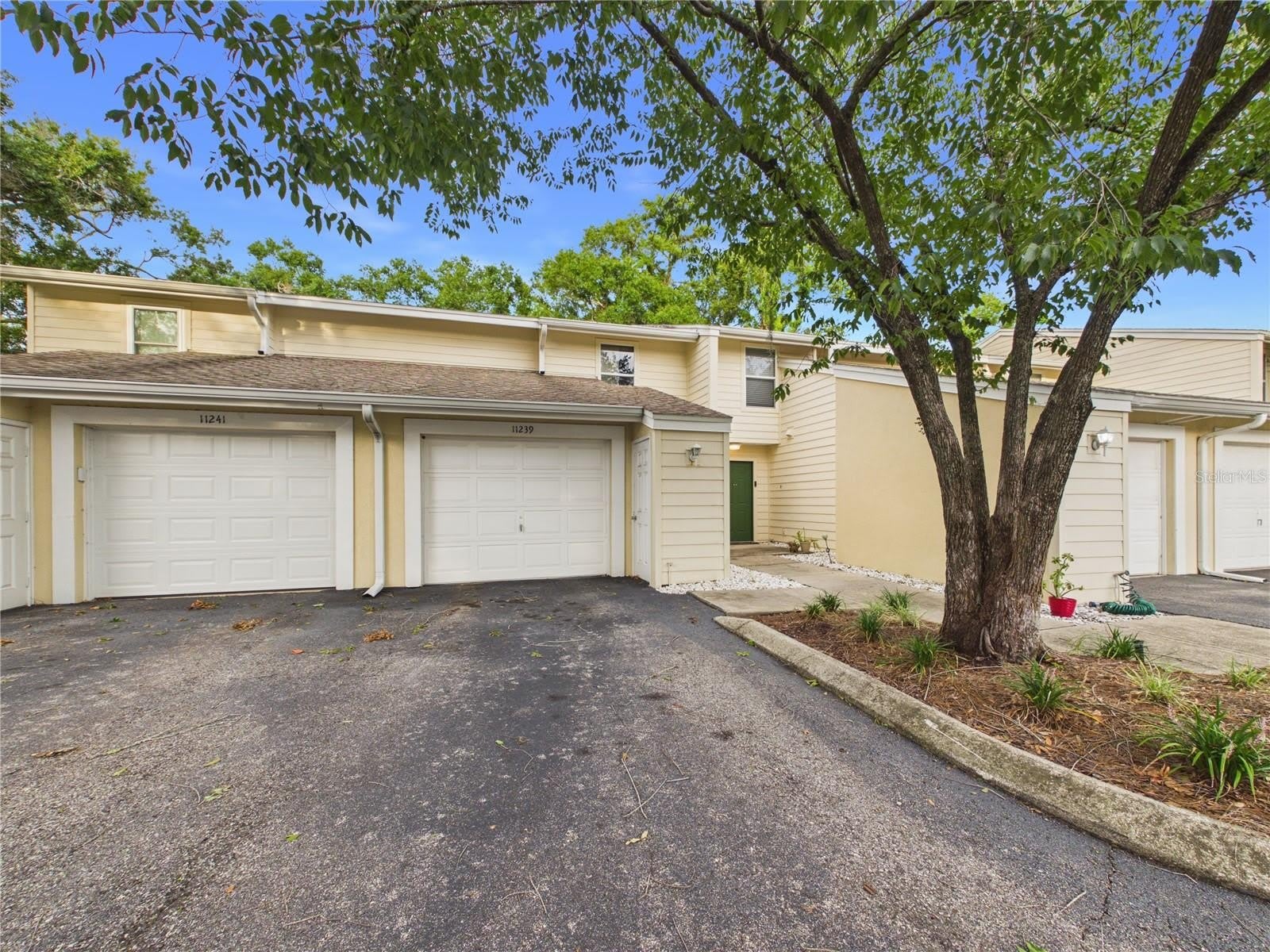 11239 CEDAR HOLLOW Lane – photo 2
