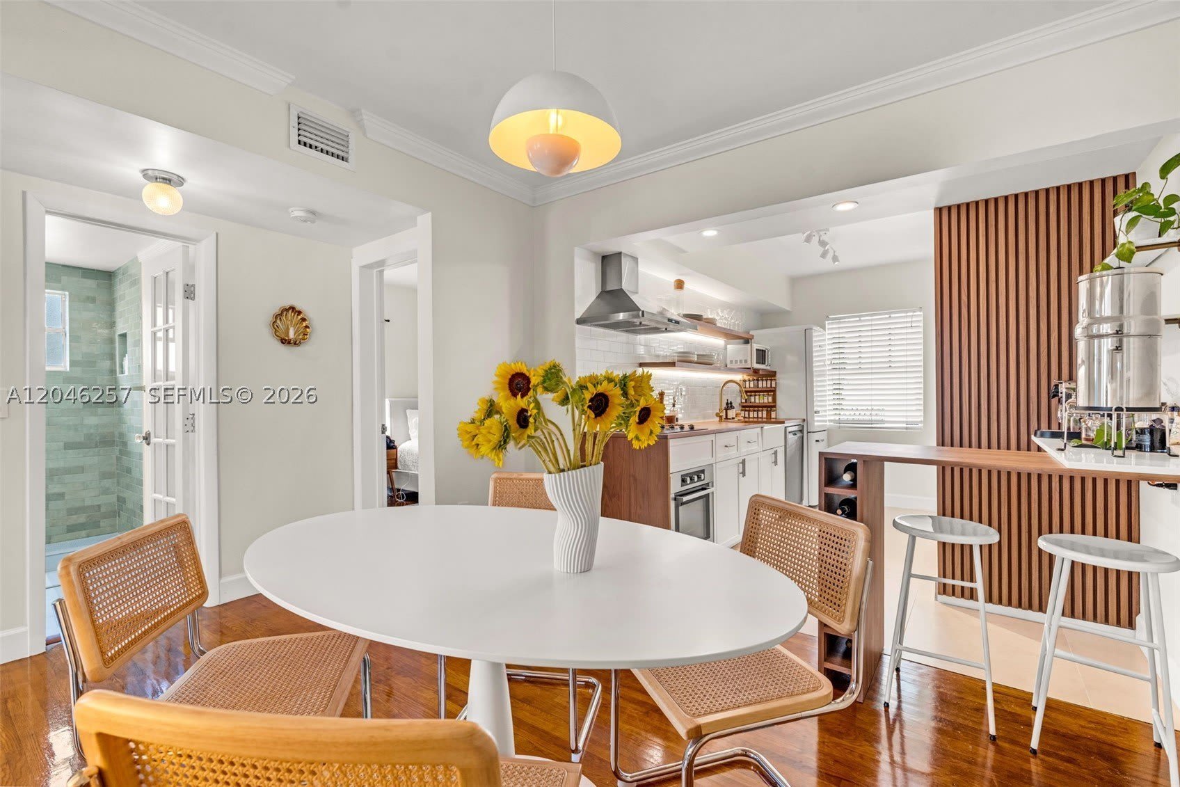 915 8th St – photo 1