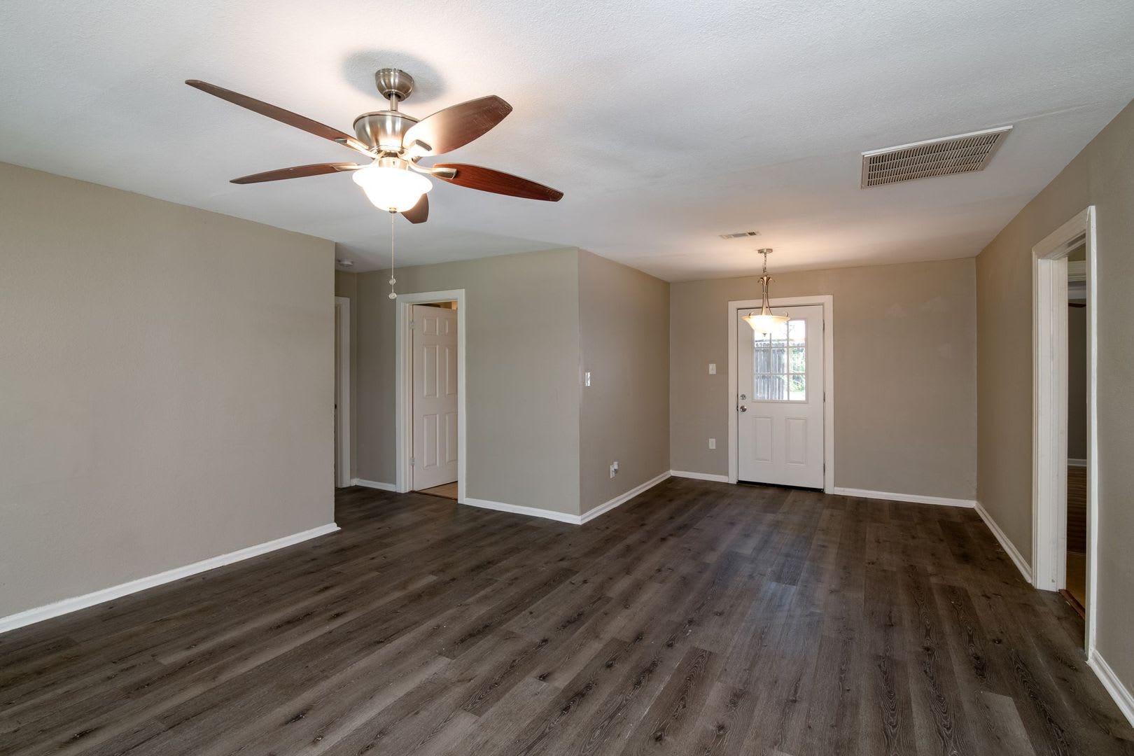 Beautiful 3 Bedroom 1 Bathroom Gem In Terrell Available Now – photo 5