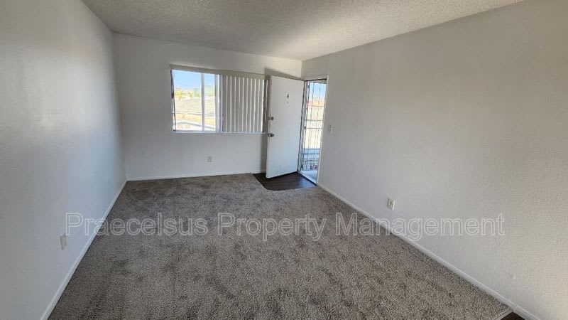 324 Zenith Street – photo 4