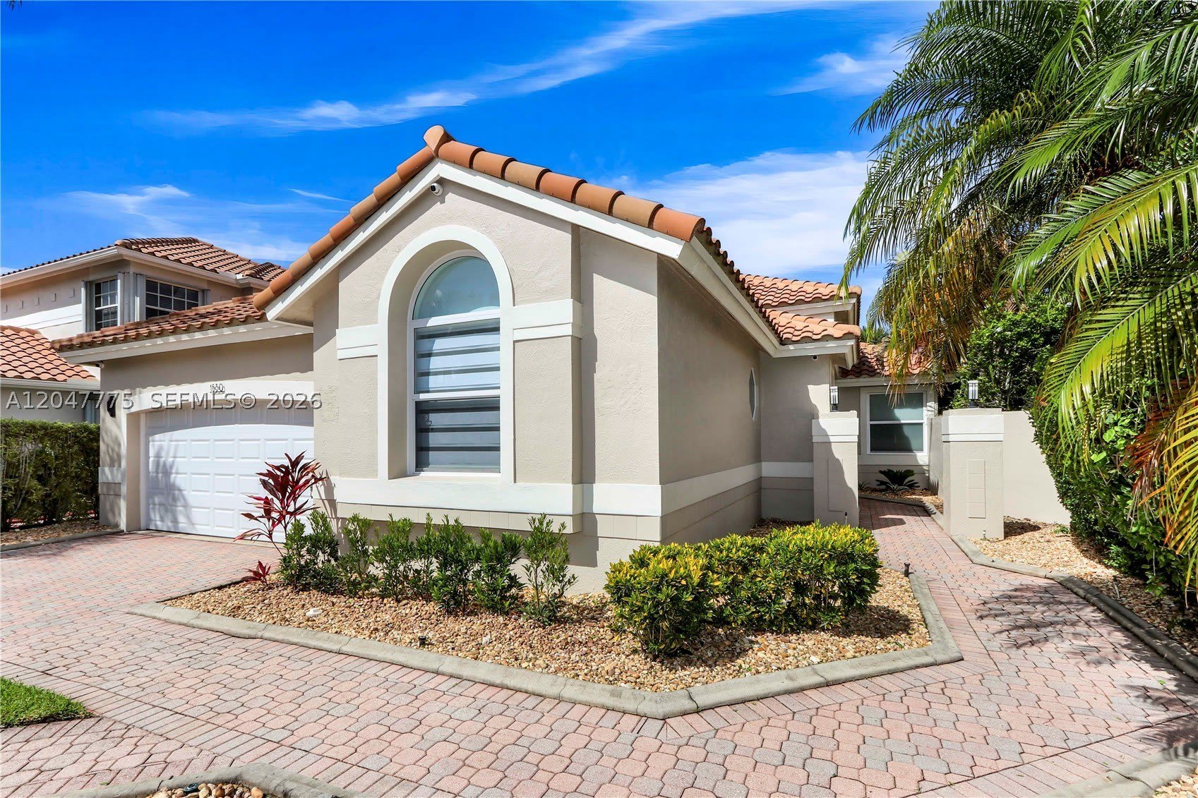 1530 Lacosta Dr W – photo 2