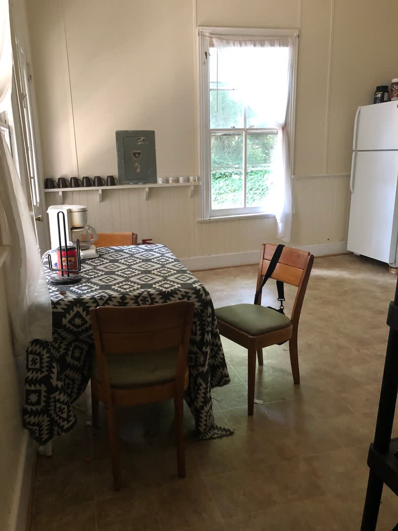 Spacious 4 Bdrm 2 Bath Home Located In Richmond S Fan District W Balcony Walking Distance To Vcu – photo 5