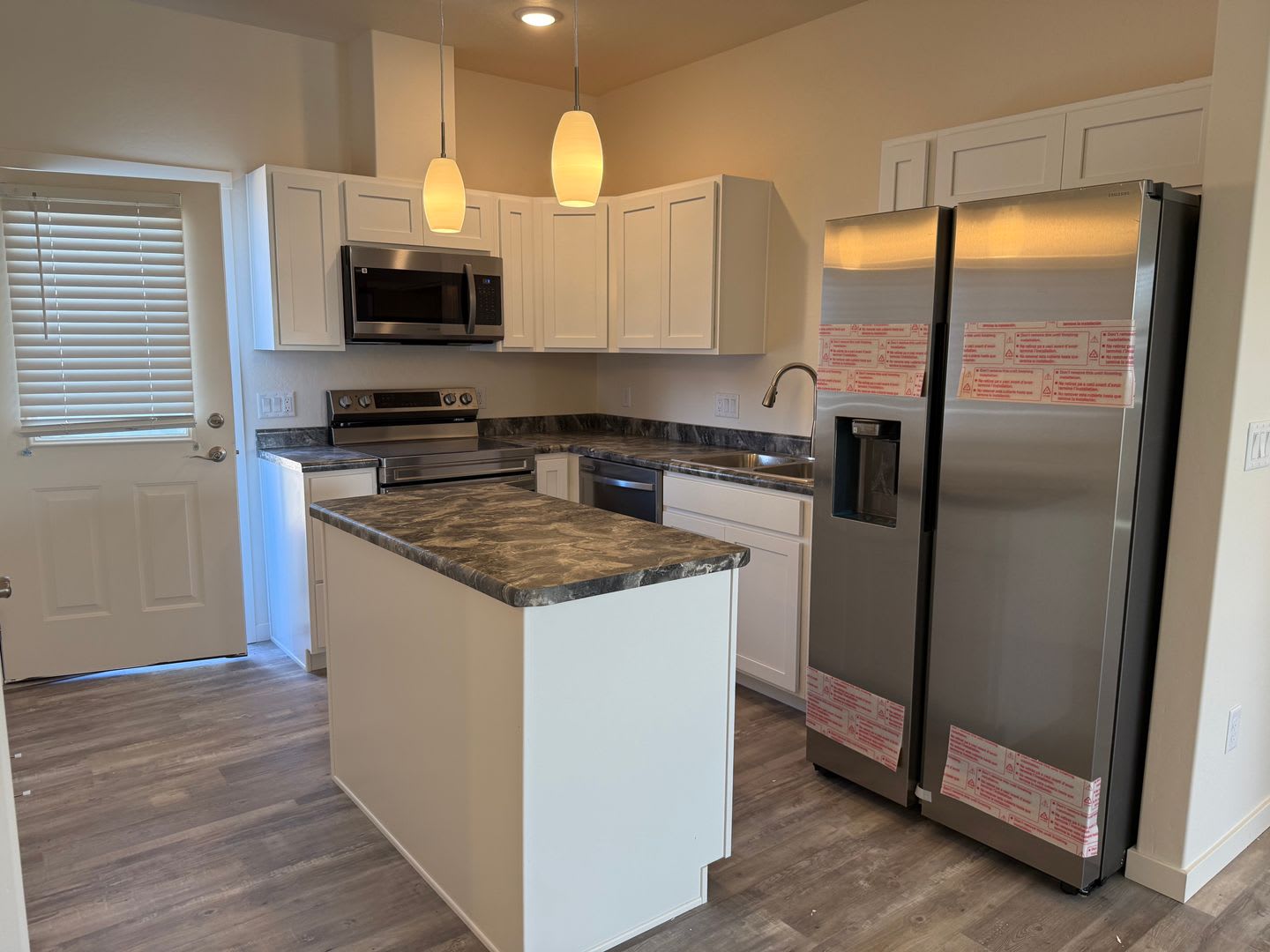 Available Now. New 3 bed, 2 bath home – photo 4