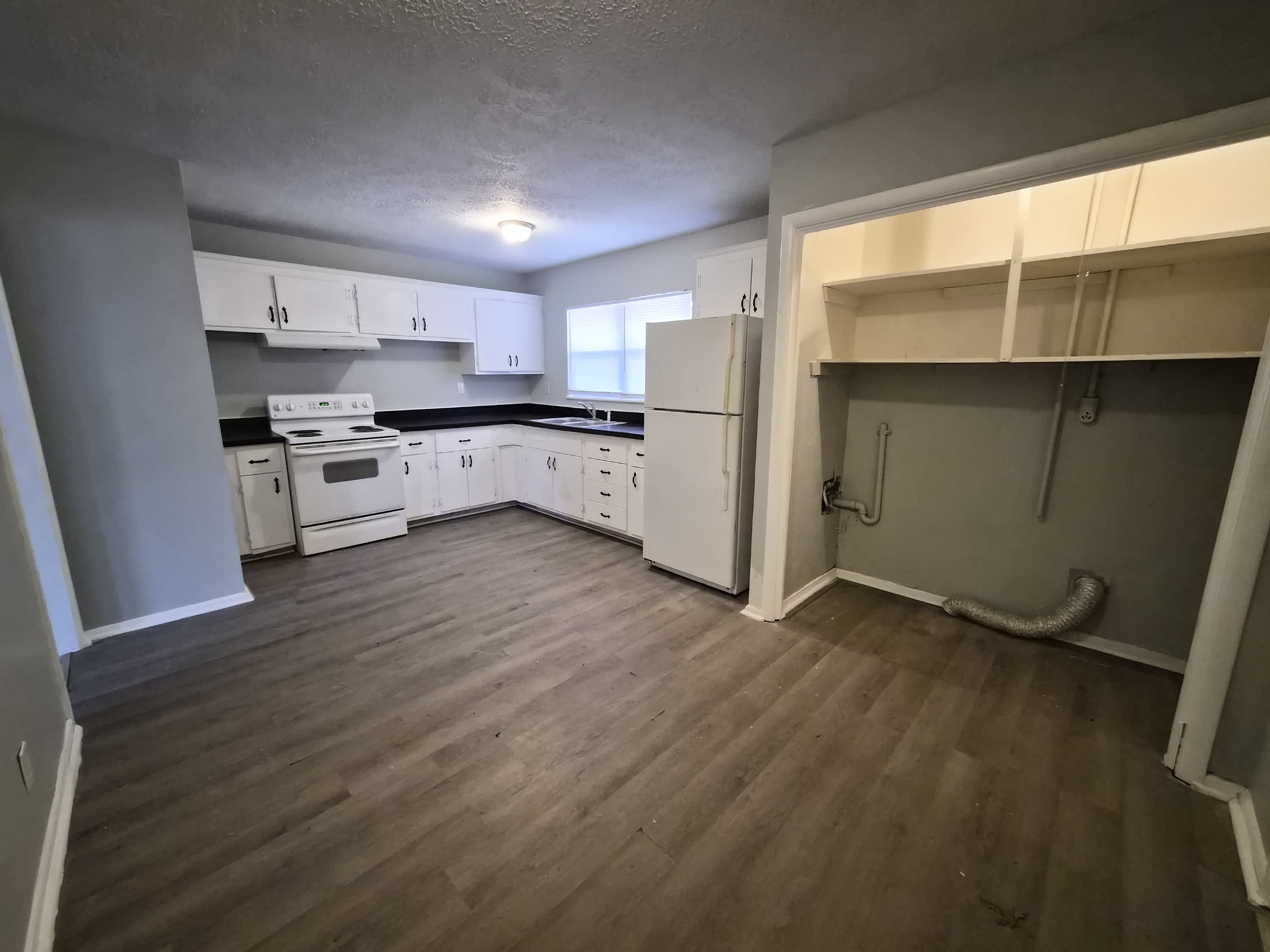 4102 Biscayne Road – photo 3