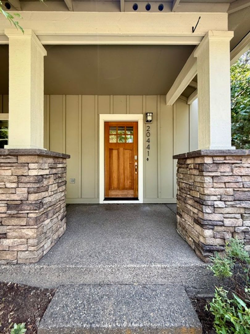 Spacious 2,232 Sq. Ft. 4 Bed, 3.5 Bath Home with Central A/C! – photo 1
