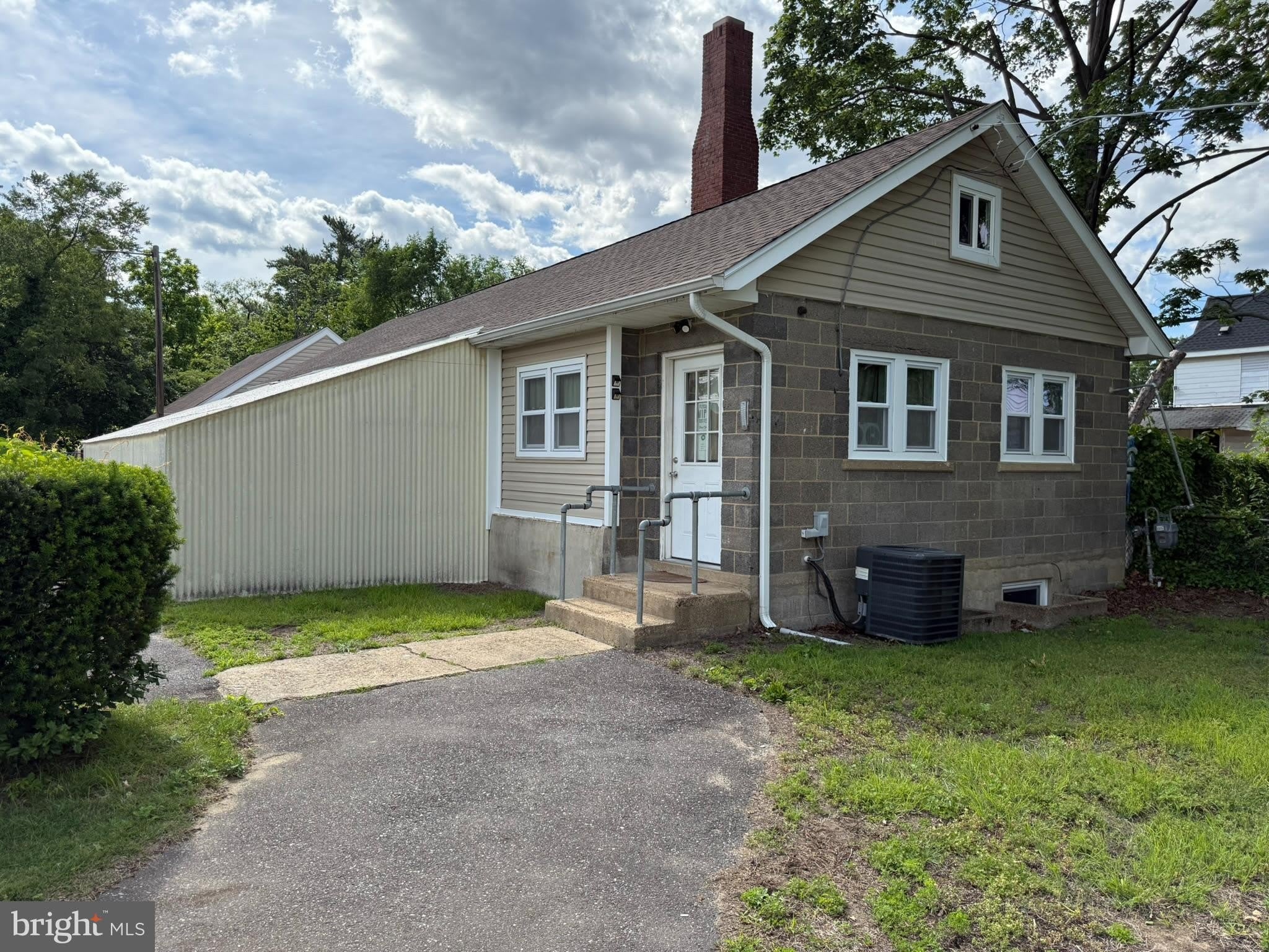 1530 S DELAWARE Street – photo 2