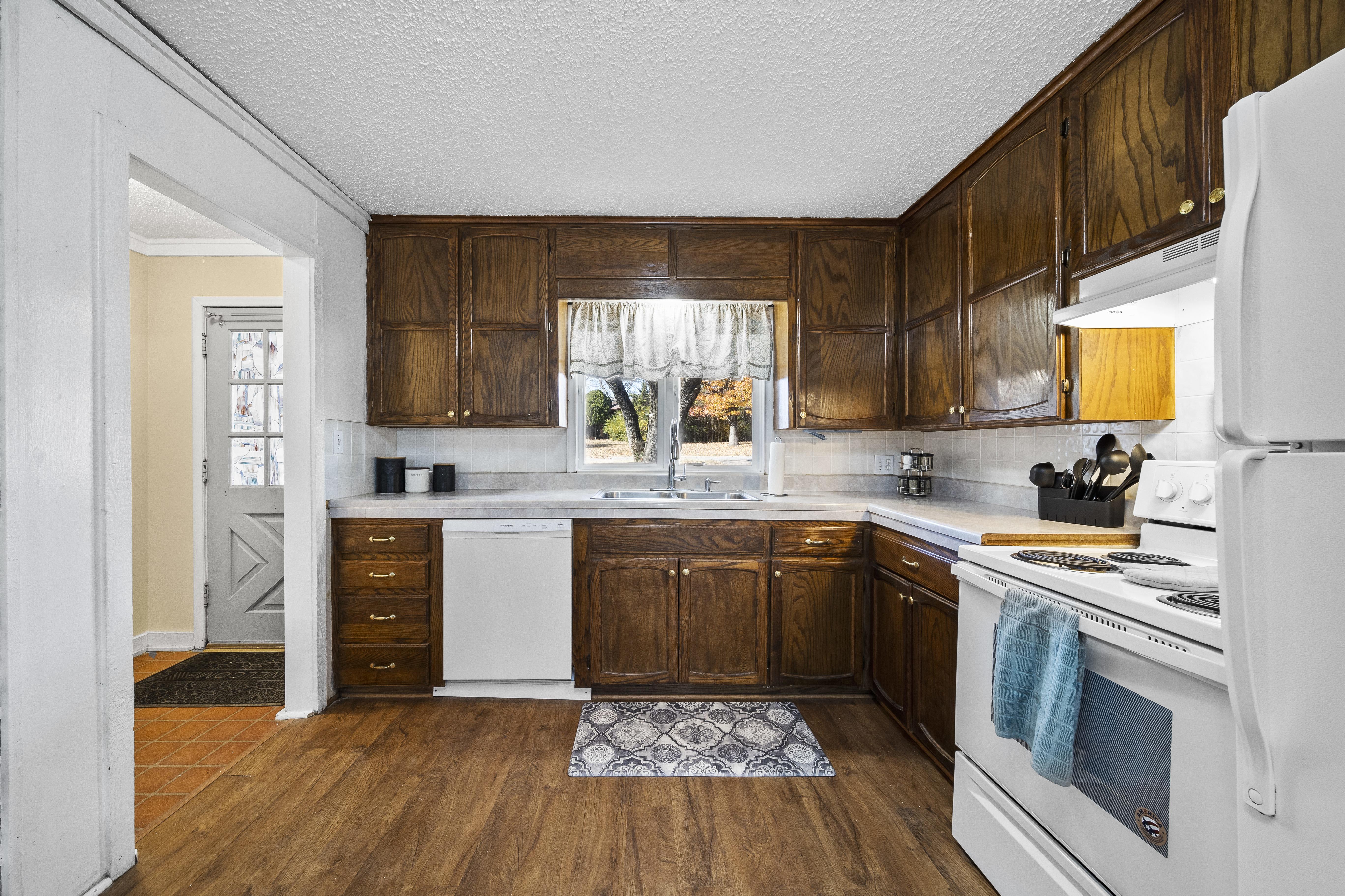 3701 S Richmond Ave – photo 5