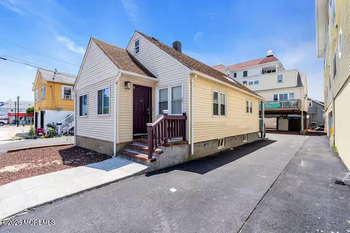 115 Dupont Avenue – photo 1