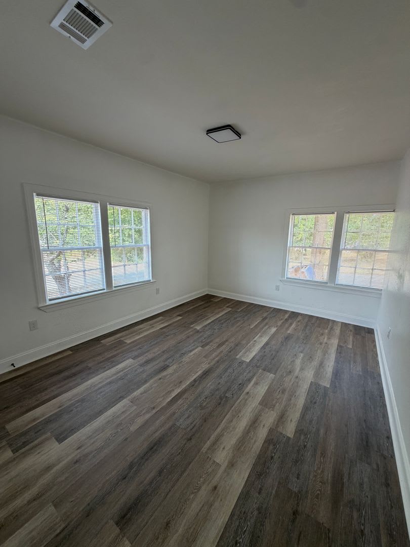 4 Bedrooms • 2 Bathrooms • $1,675/mo – photo 2
