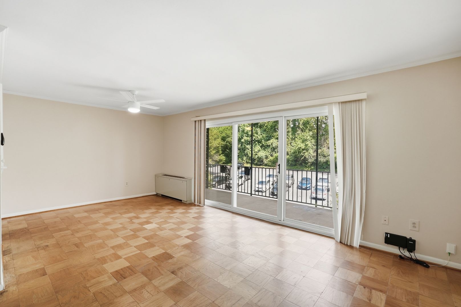 Incredible Value In Chevy Chase 2Br With Huge Balcony Utilities Included – photo 3