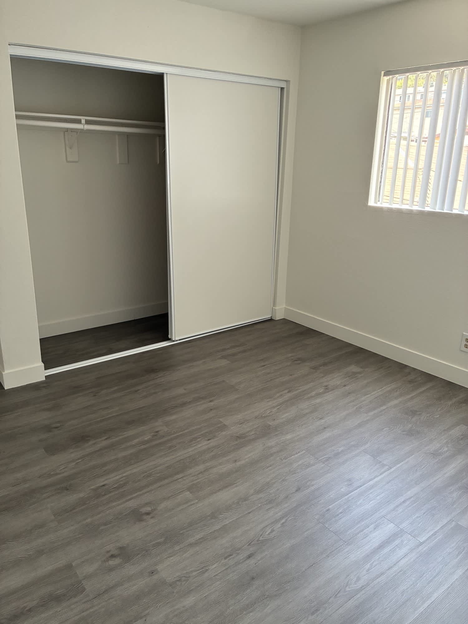 3341 Andrita St – photo 5