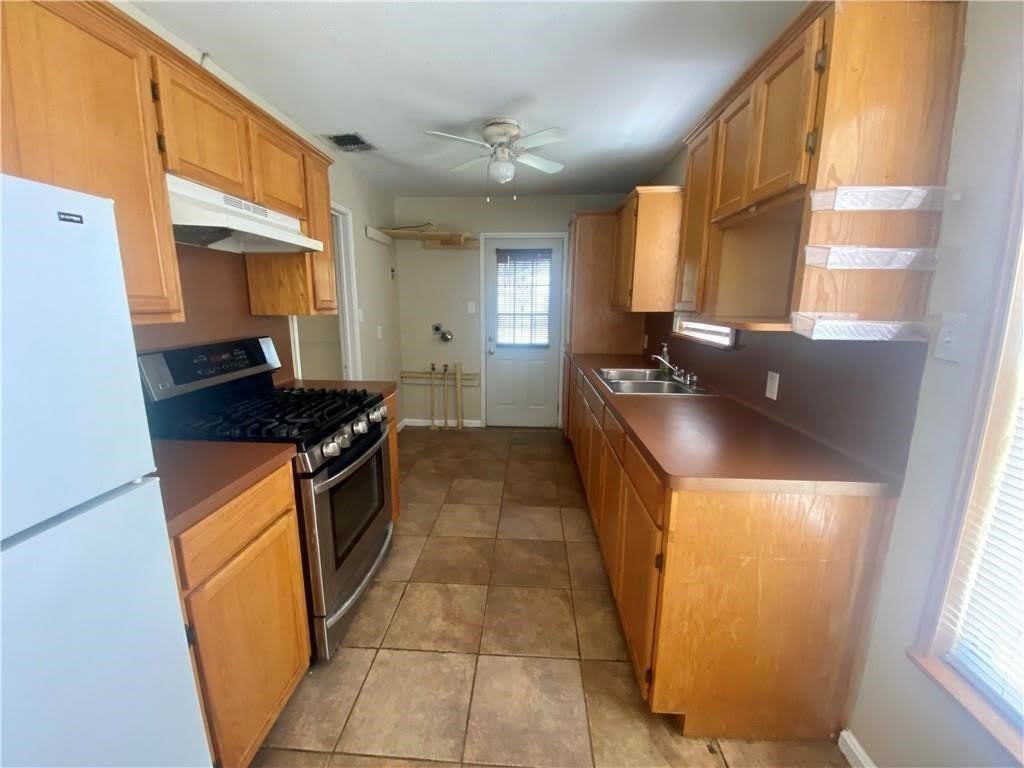 233 Eastgate Drive – photo 3