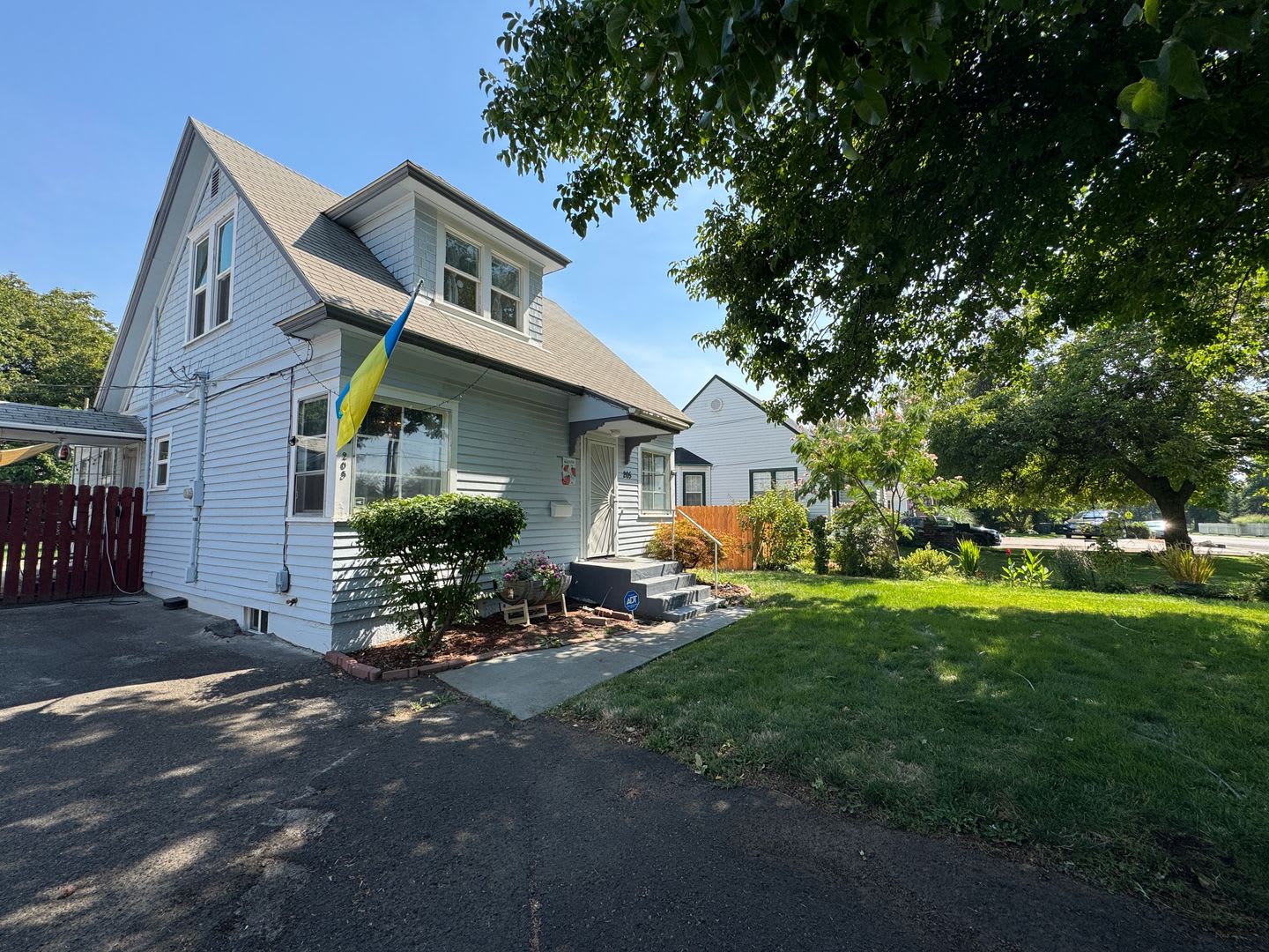 Non-Refundable & Security Deposit Total: $1900.00 – photo 1