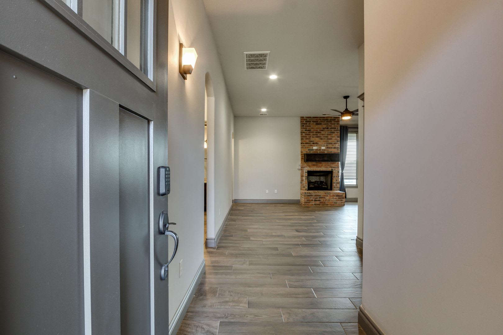 Move In Special 3 Bedroom 2 Bath 3 Car Garage Edmond – photo 4