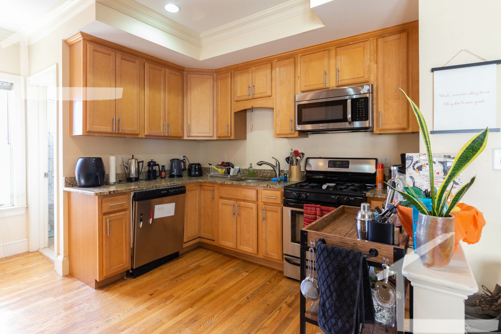 Charming 4 Bedroom No Broker Fee – photo 4