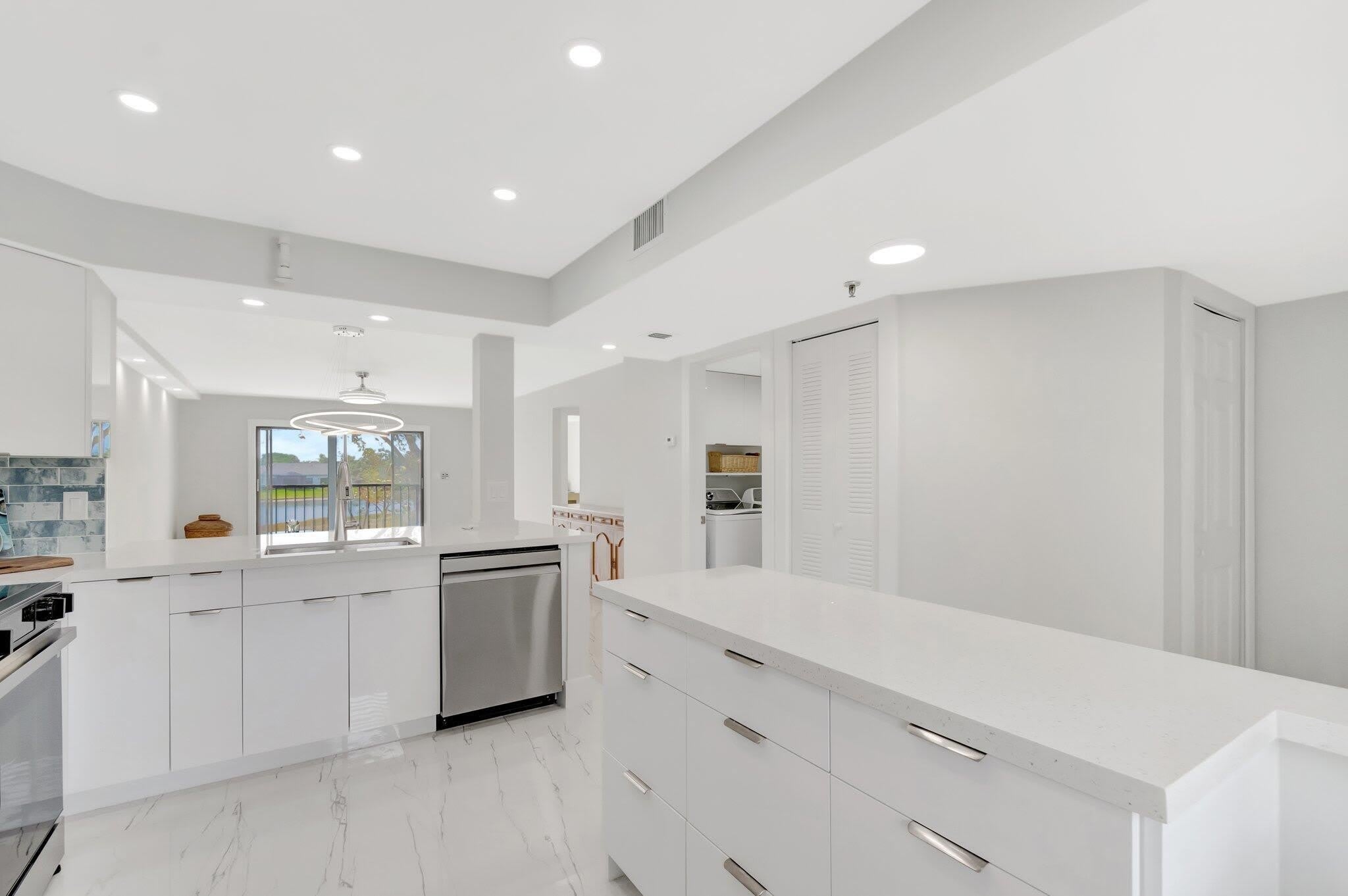 7240 Huntington Lane – photo 4