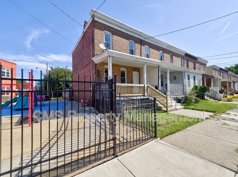 12 Adella Ave – photo 3