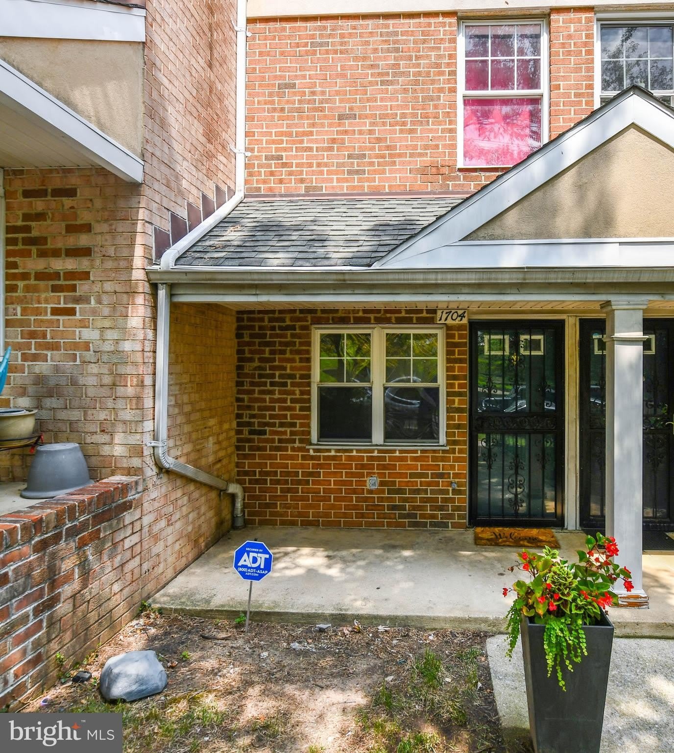 1704 NE MONTANA Avenue NE – photo 2