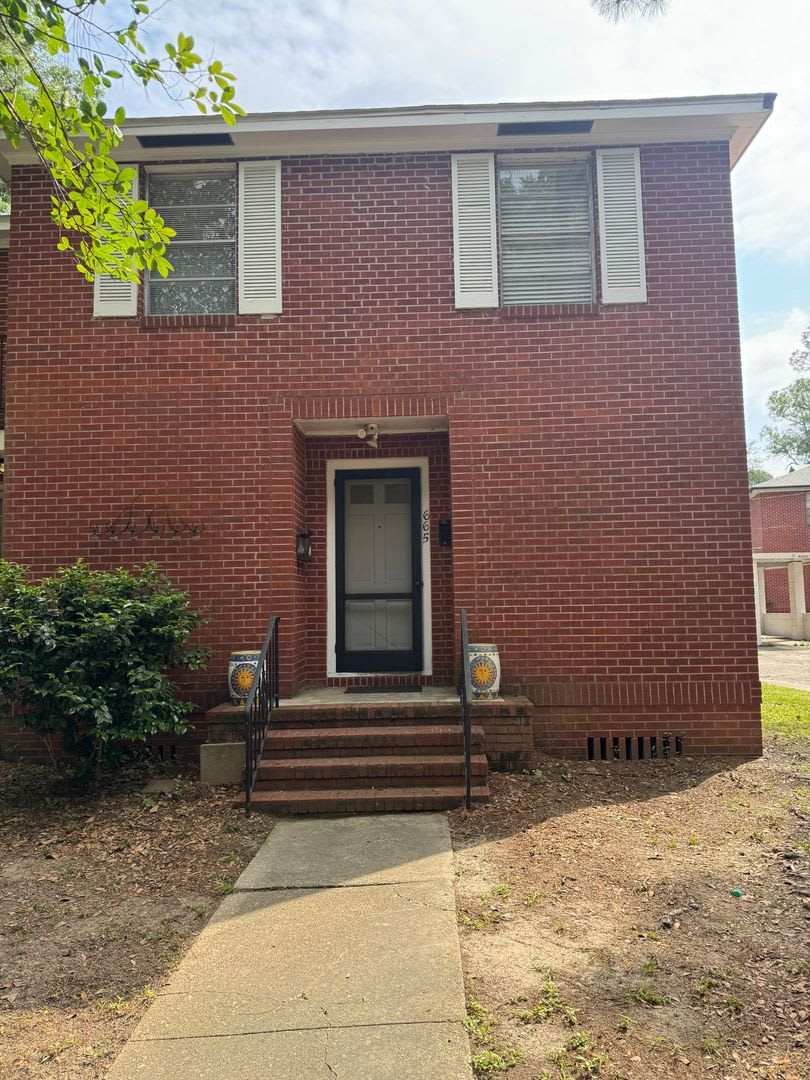 Available Now! The Villa Condo 3 BR Must See – photo 1