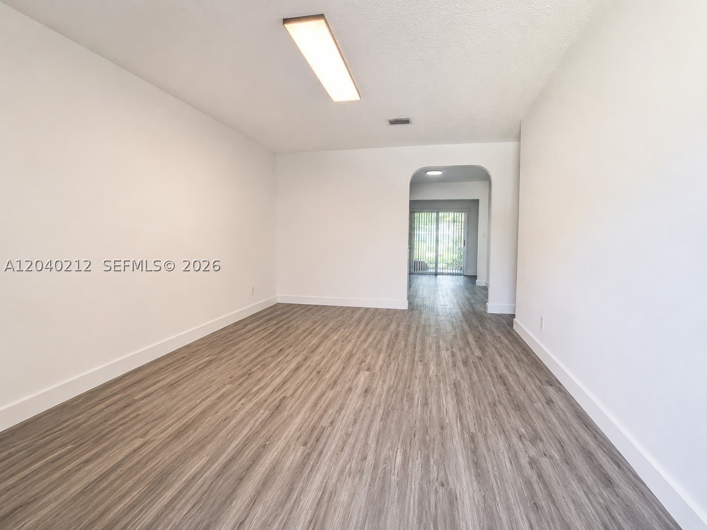 730 SW 5th St – photo 3