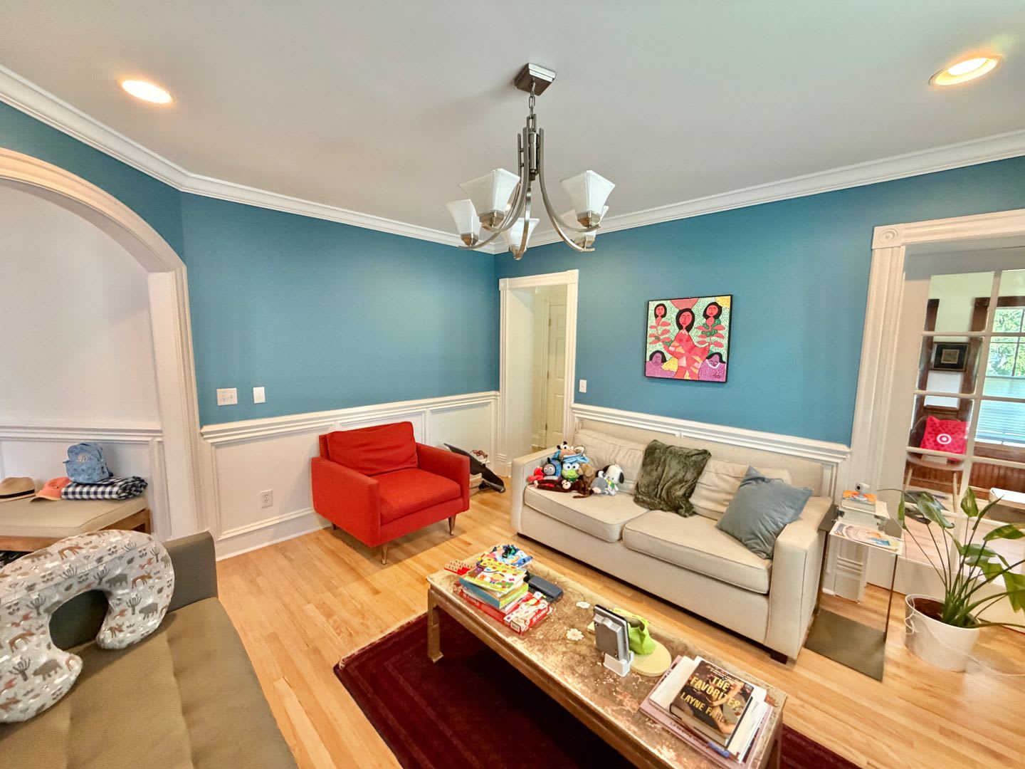 Highly Sought After Shepherds Park Furnished Spacious 4 Bedroom Executive Home with Yard – photo 4