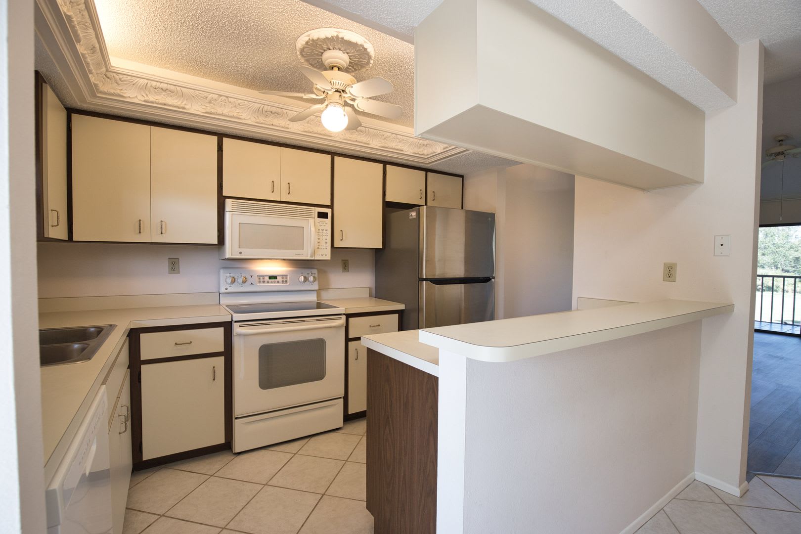 Annual Unfurnished 2 Bed 1 Bath Second Floor Condo Located In Par Four At Capri Isles – photo 4