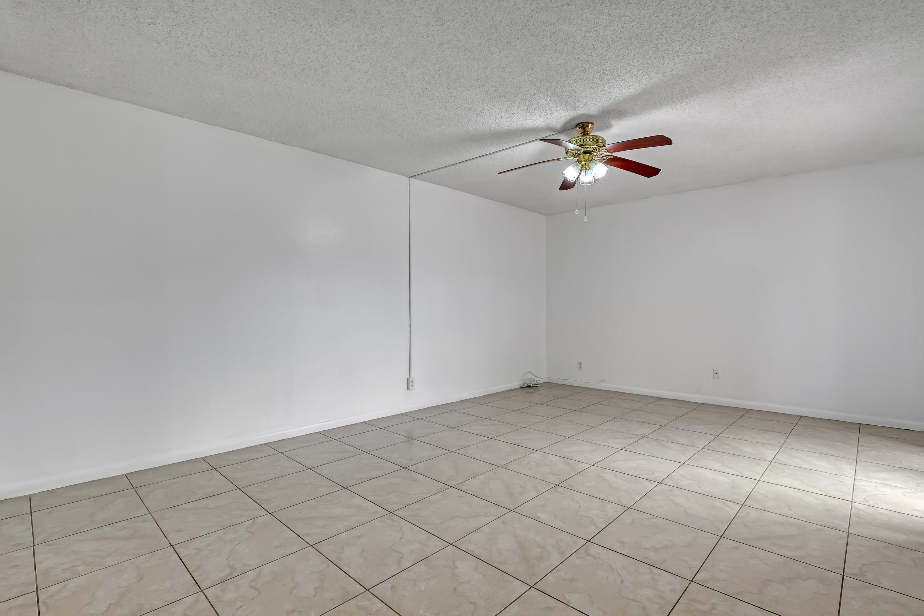 6335 Red Pine Lane – photo 4