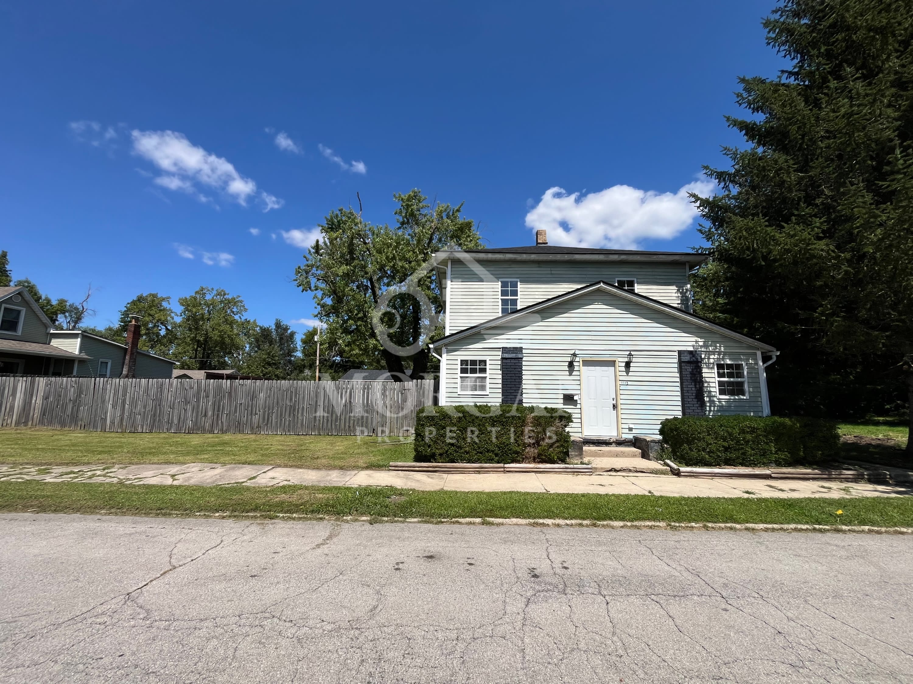 1112 East 8Th Street – photo 1