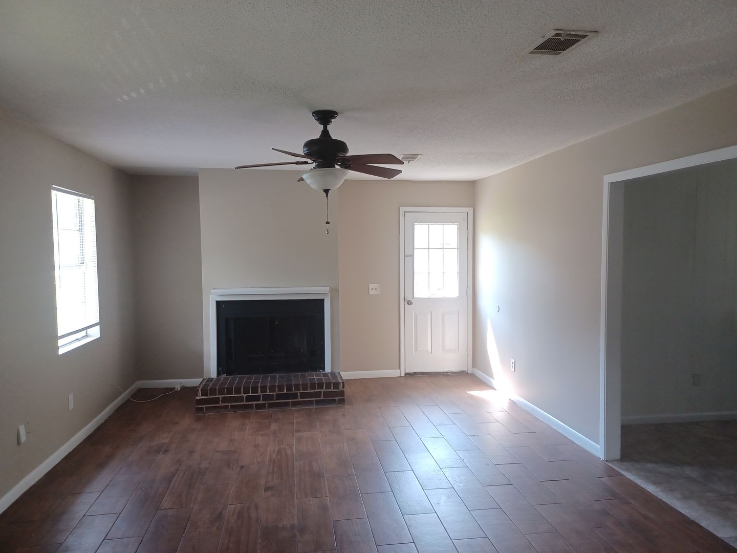 Beautiful 3Bd 2Ba Home Ready To Rent – photo 2