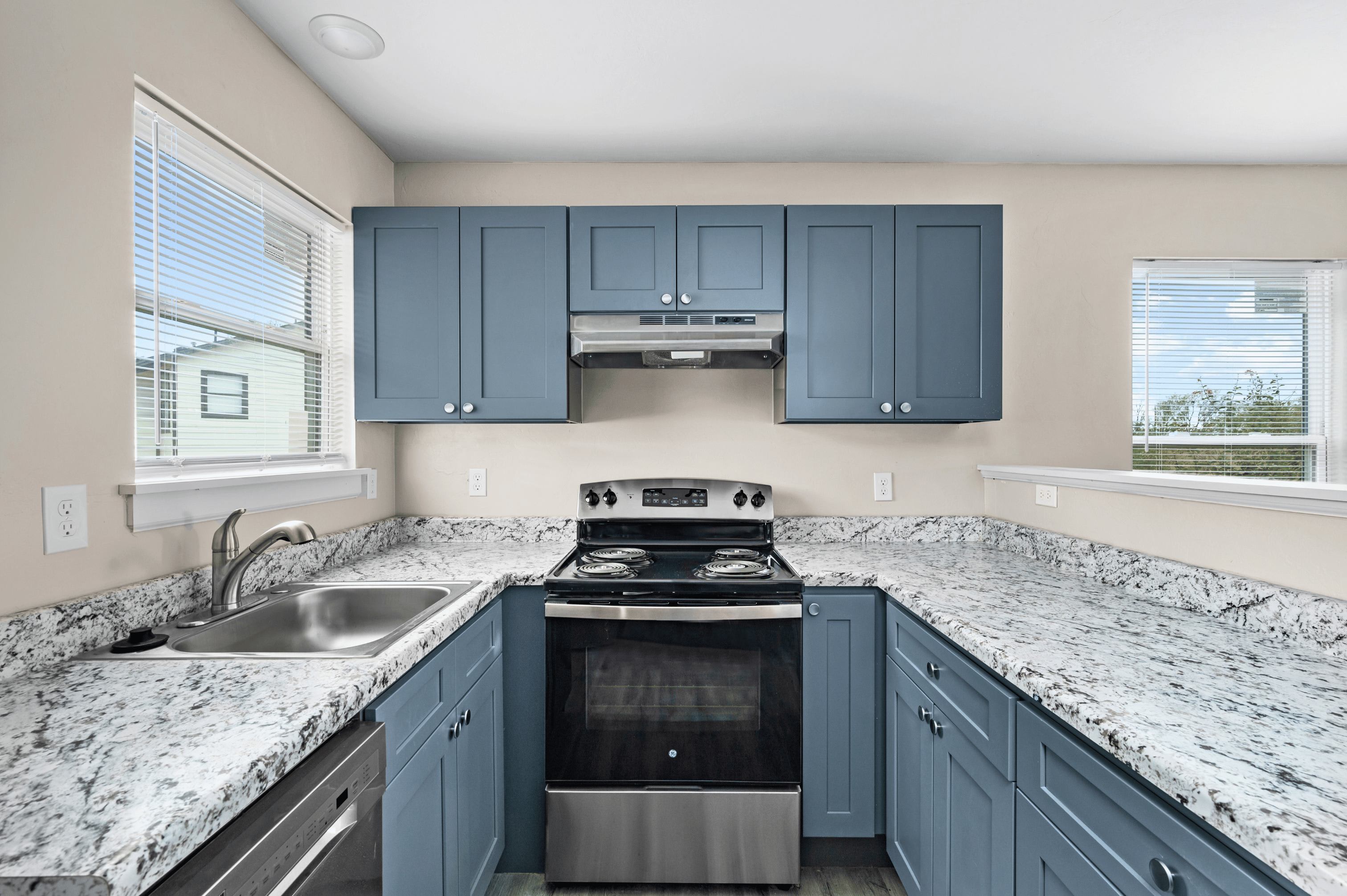 Diamond Ridge Townhomes – photo 1