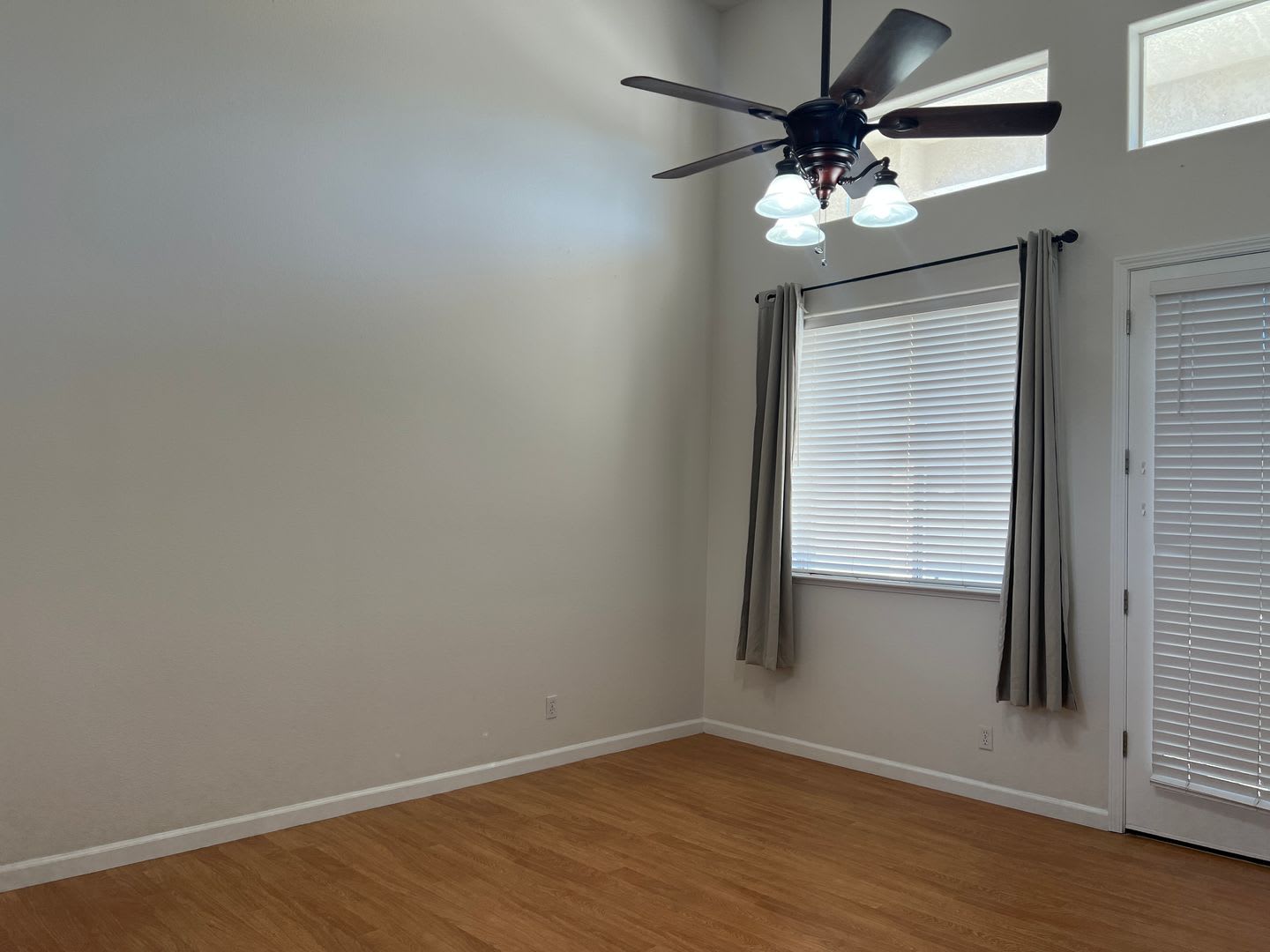 Move-In Ready 3 Bedroom 2 Bath Home in Fresno – photo 4