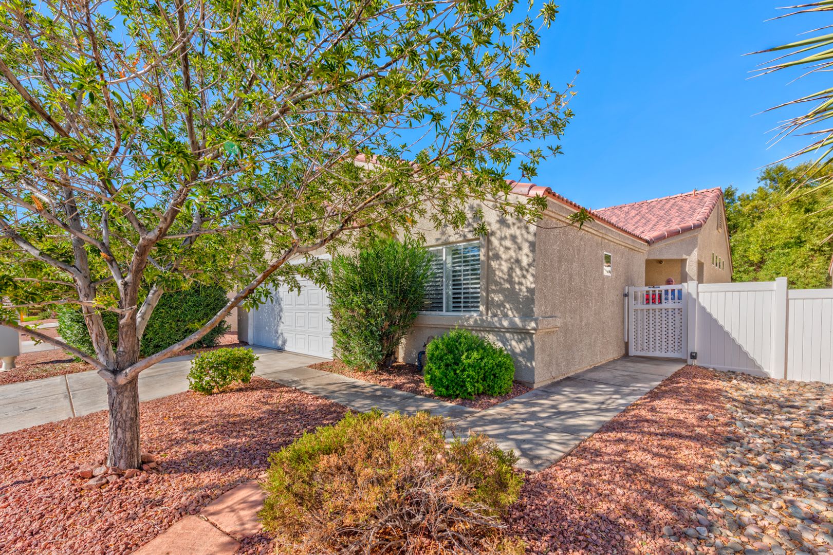 426 River Glider Avenue, North Las Vegas, Nevada 89084 – photo 2