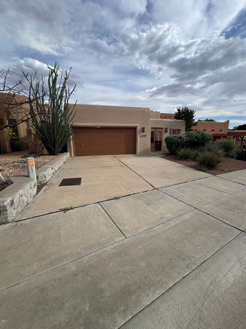 3 Bedroom, 3 Bath, 2 Car Garage Home – photo 1