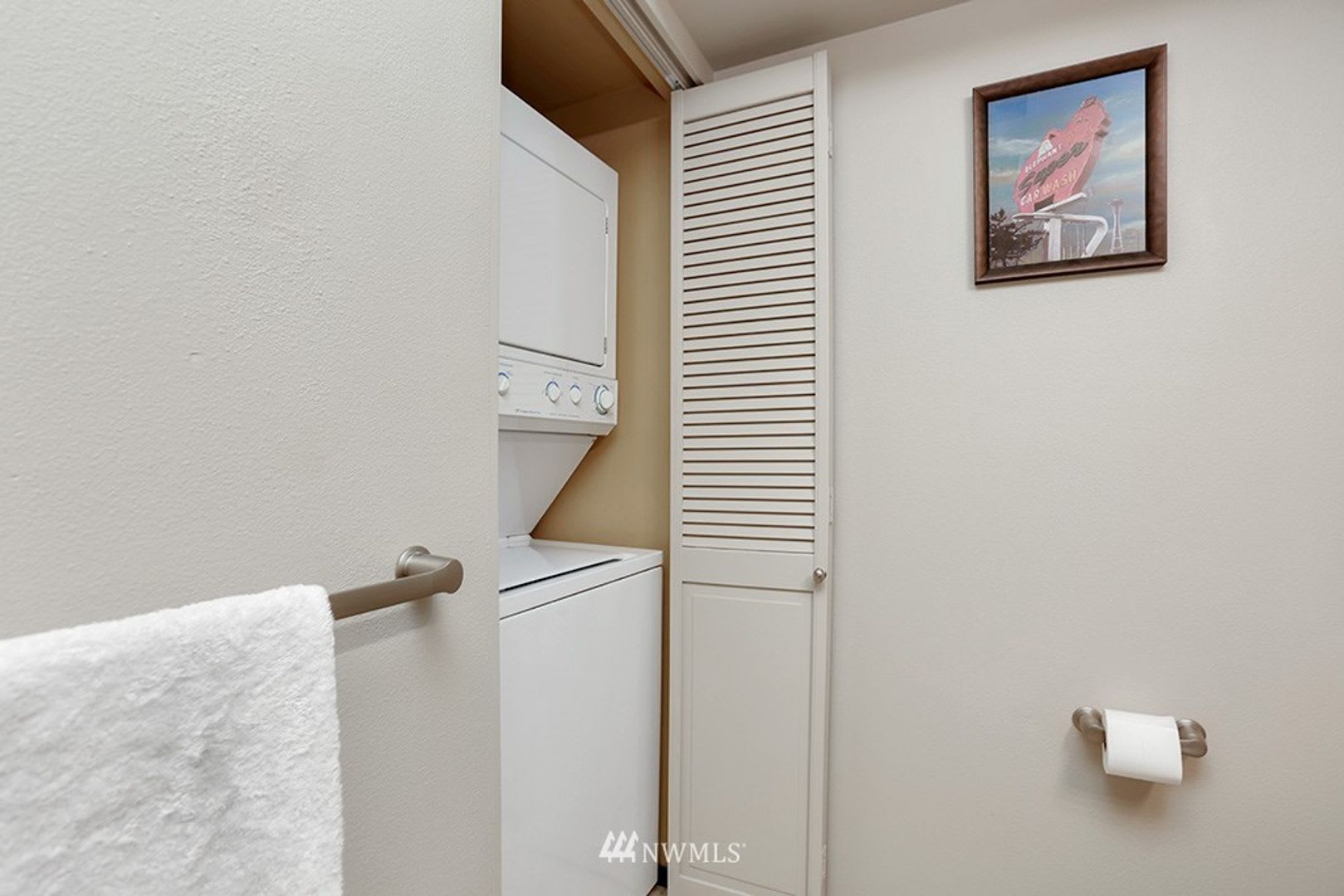 1Bd 1Ba Seattle Condo – photo 5