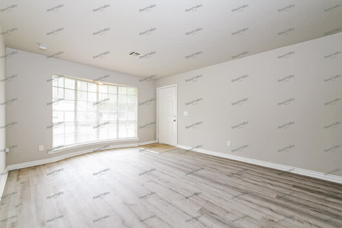 601 Royal Avenue – photo 4