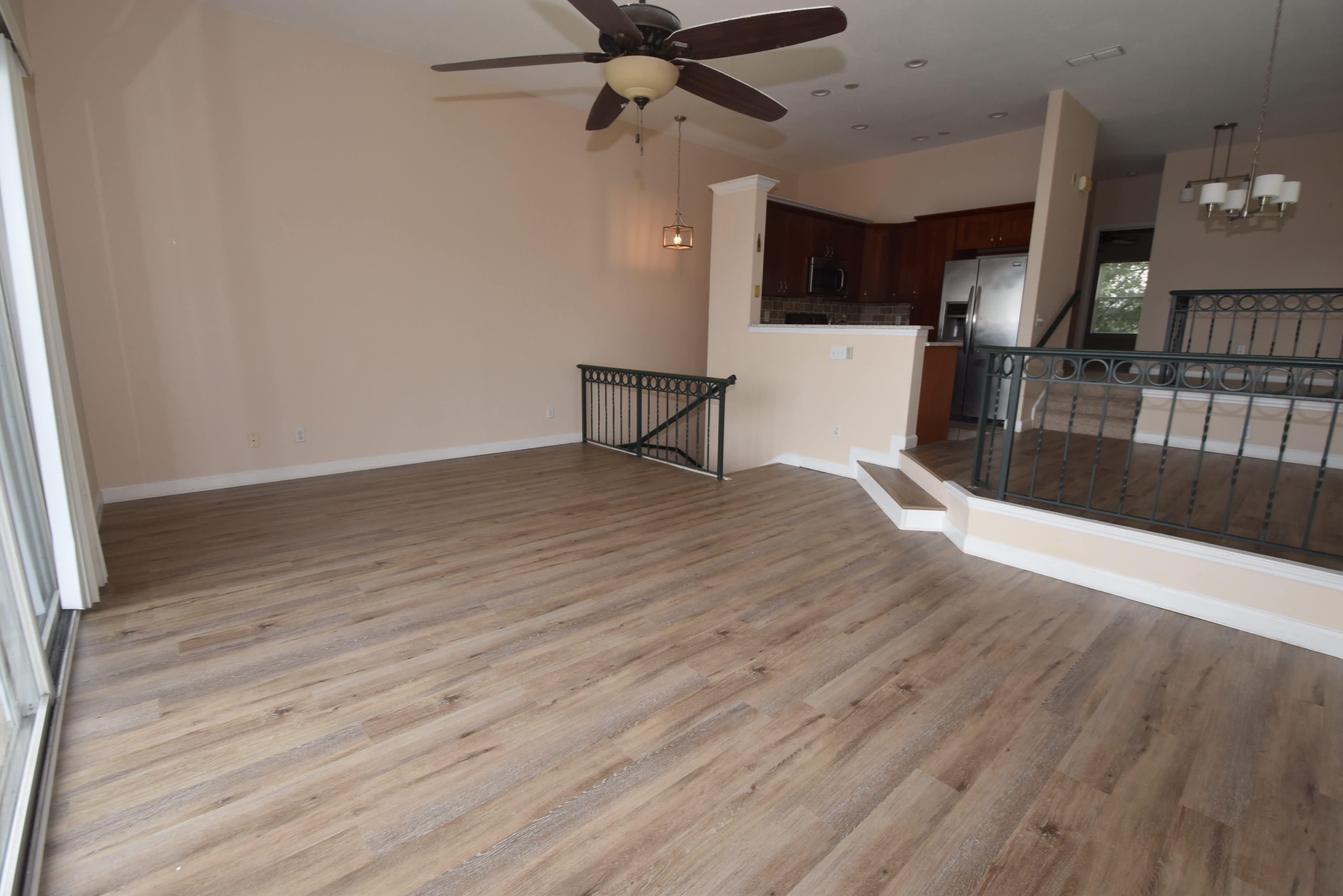 702 Coral Reef Dr – photo 4