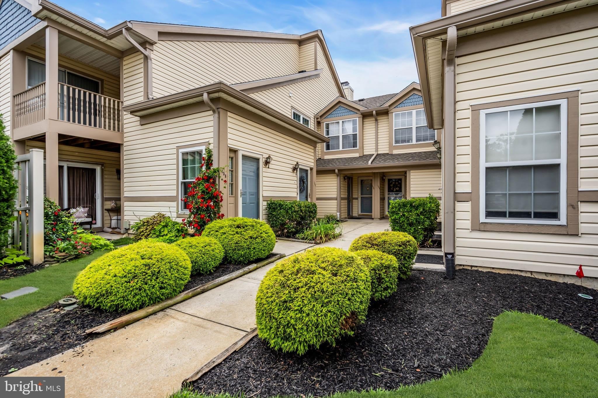 155 STEEPLECHASE Court – photo 1