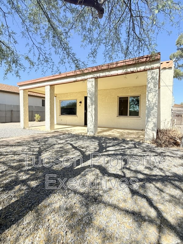 2925 North Estrella Avenue – photo 1