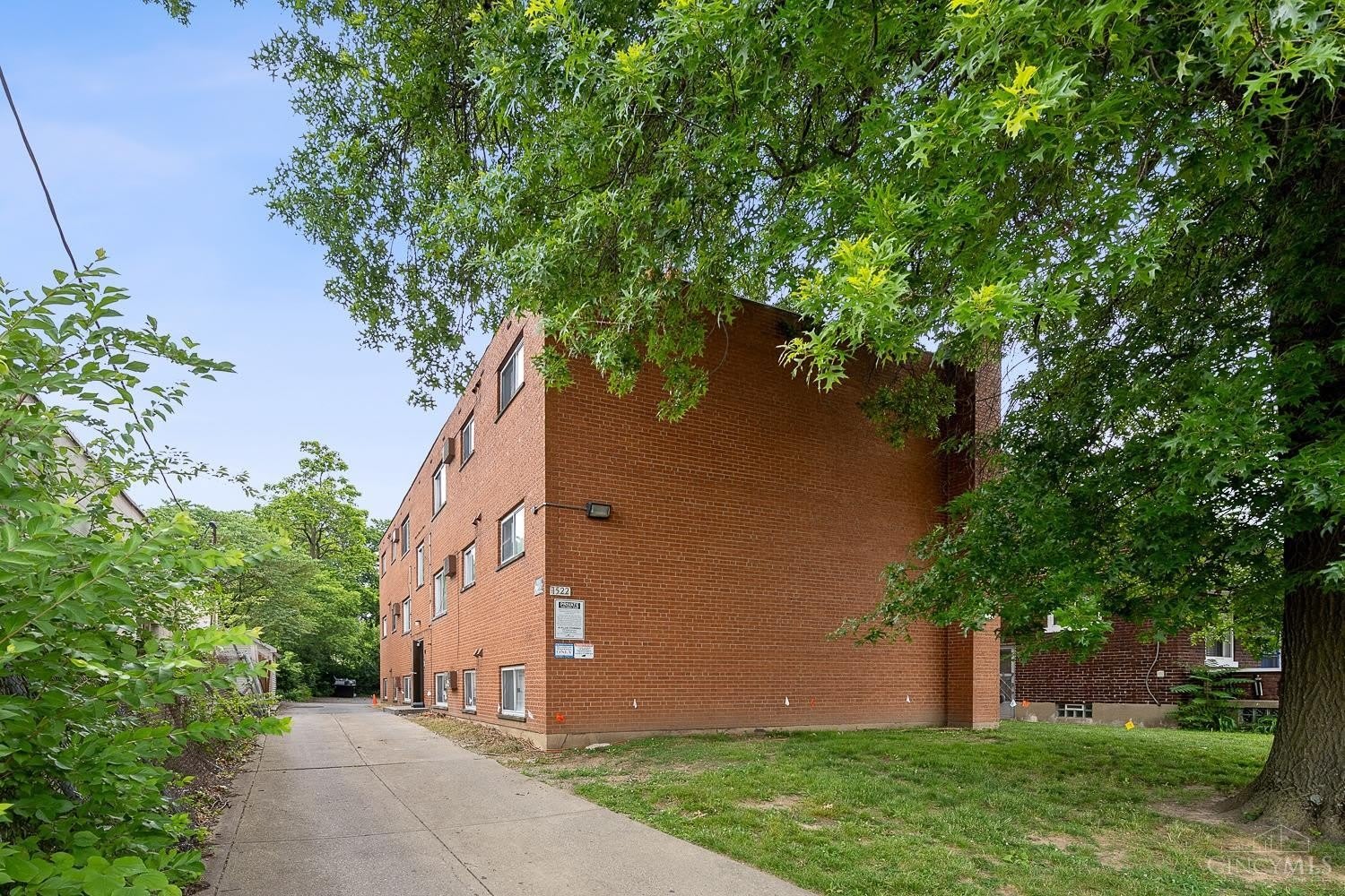1522 Cedar Avenue – photo 1