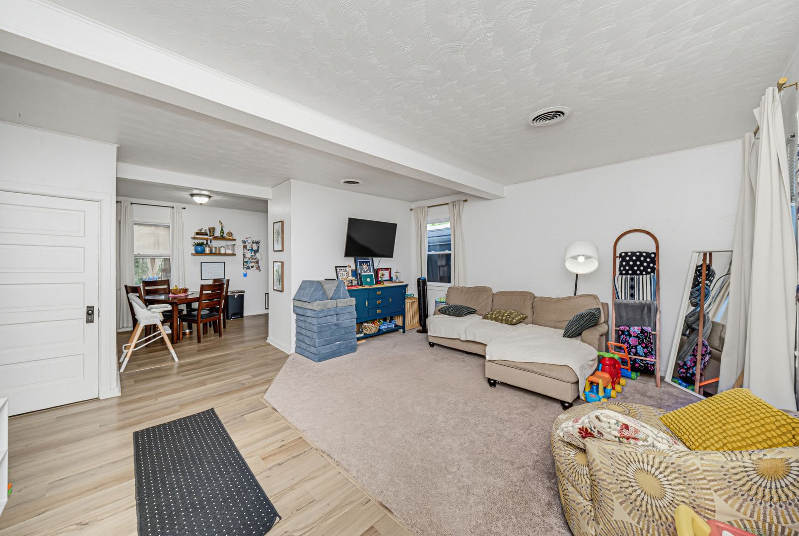 Please View The 3D Virtual Walk Through Before Scheduling a Showing – photo 2
