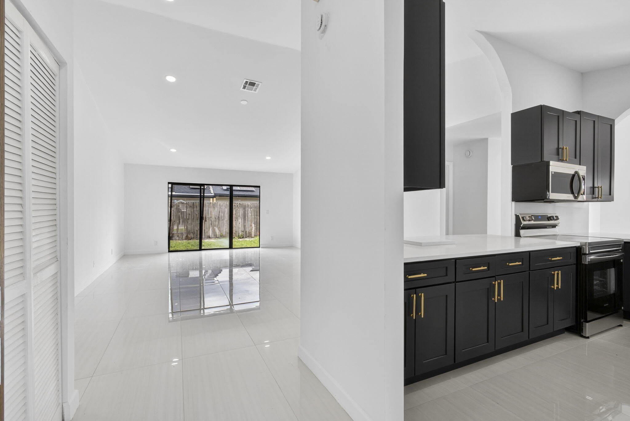 7771 Blackwood Lane – photo 2