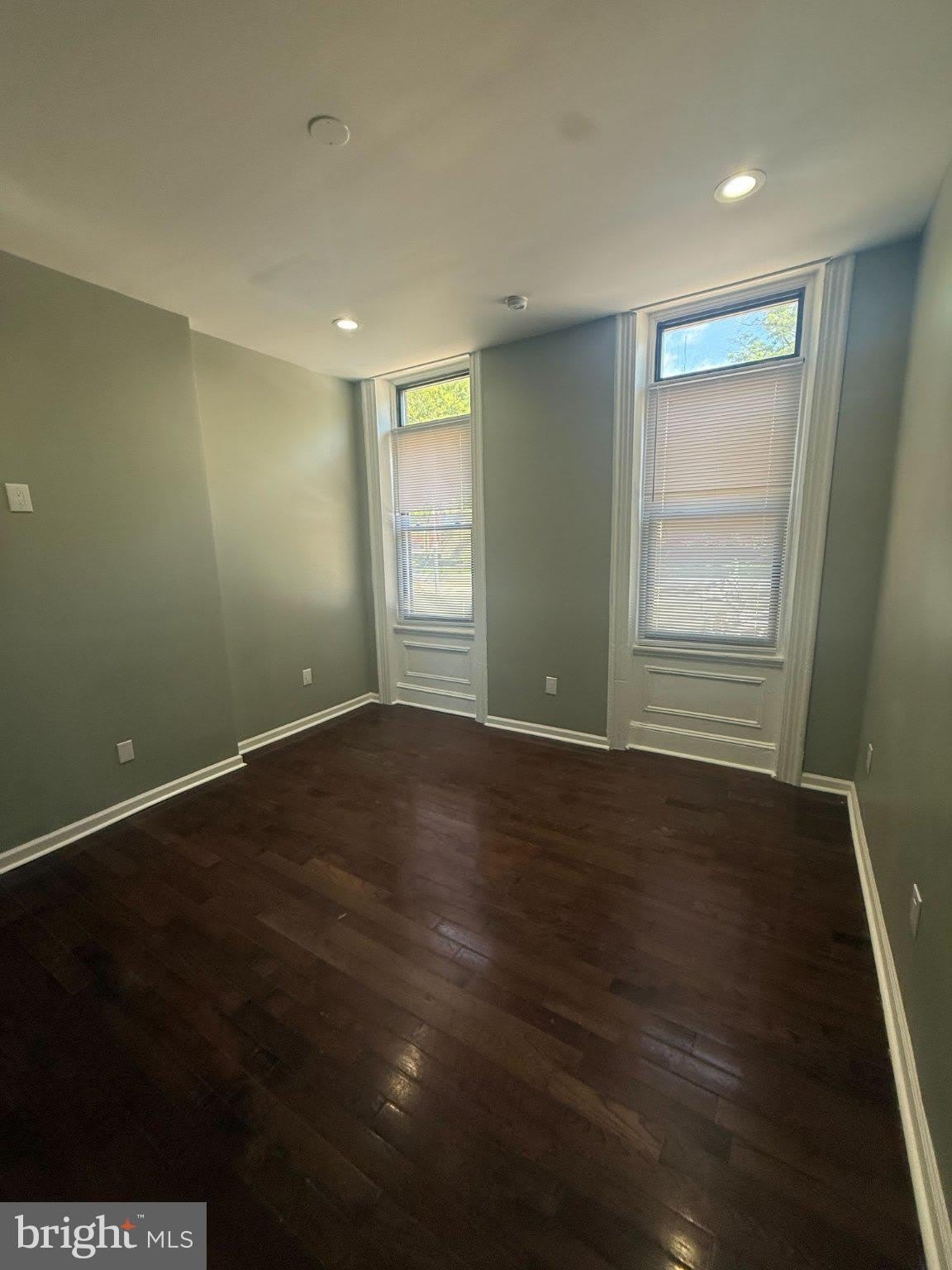 1714 W GIRARD Avenue – photo 4