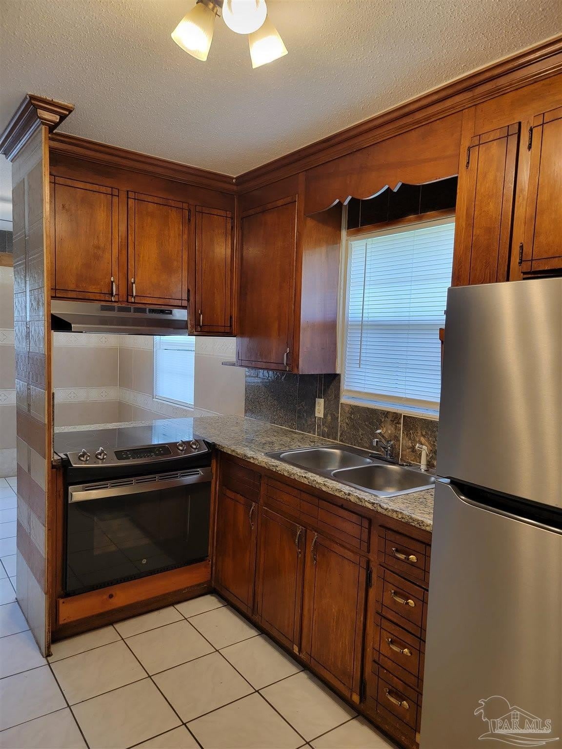 9610 Bowman Ave – photo 5